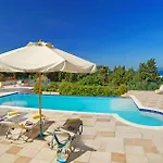 Villa Emelisse By