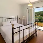 Villa Emelisse By *